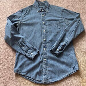American Eagle Classic Fit Chambray Polka Dot Button Down XS
